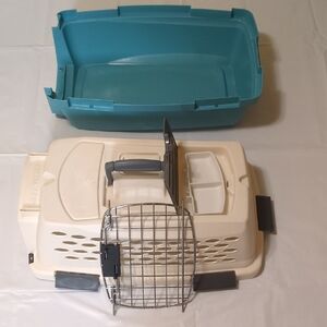 Kennel Cab Small Pet Carrier in Teal and Cream